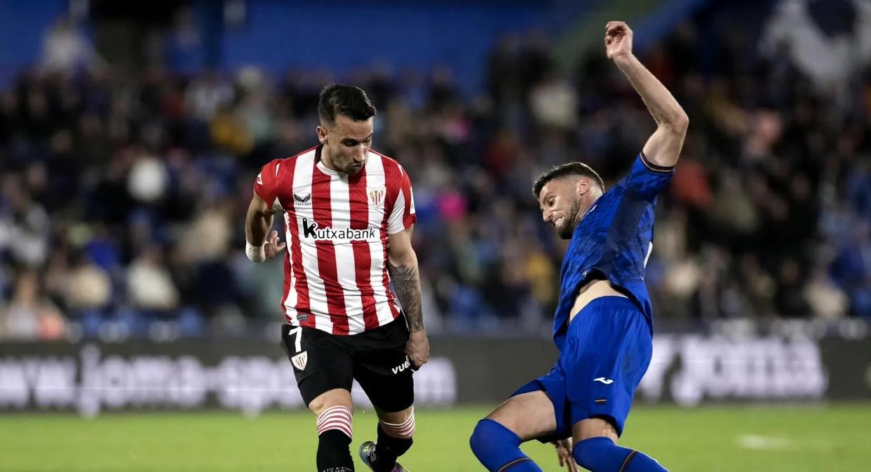 包含全明星赛今夜再迎强敌,毕尔巴鄂竞技绝杀压哨,主帅态度——态度坚定,控场能力受关注的词条 包含全明星赛今夜再迎强敌,毕尔巴鄂竞技绝杀压哨,主帅态度——态度坚定,控场能力受关注的词条