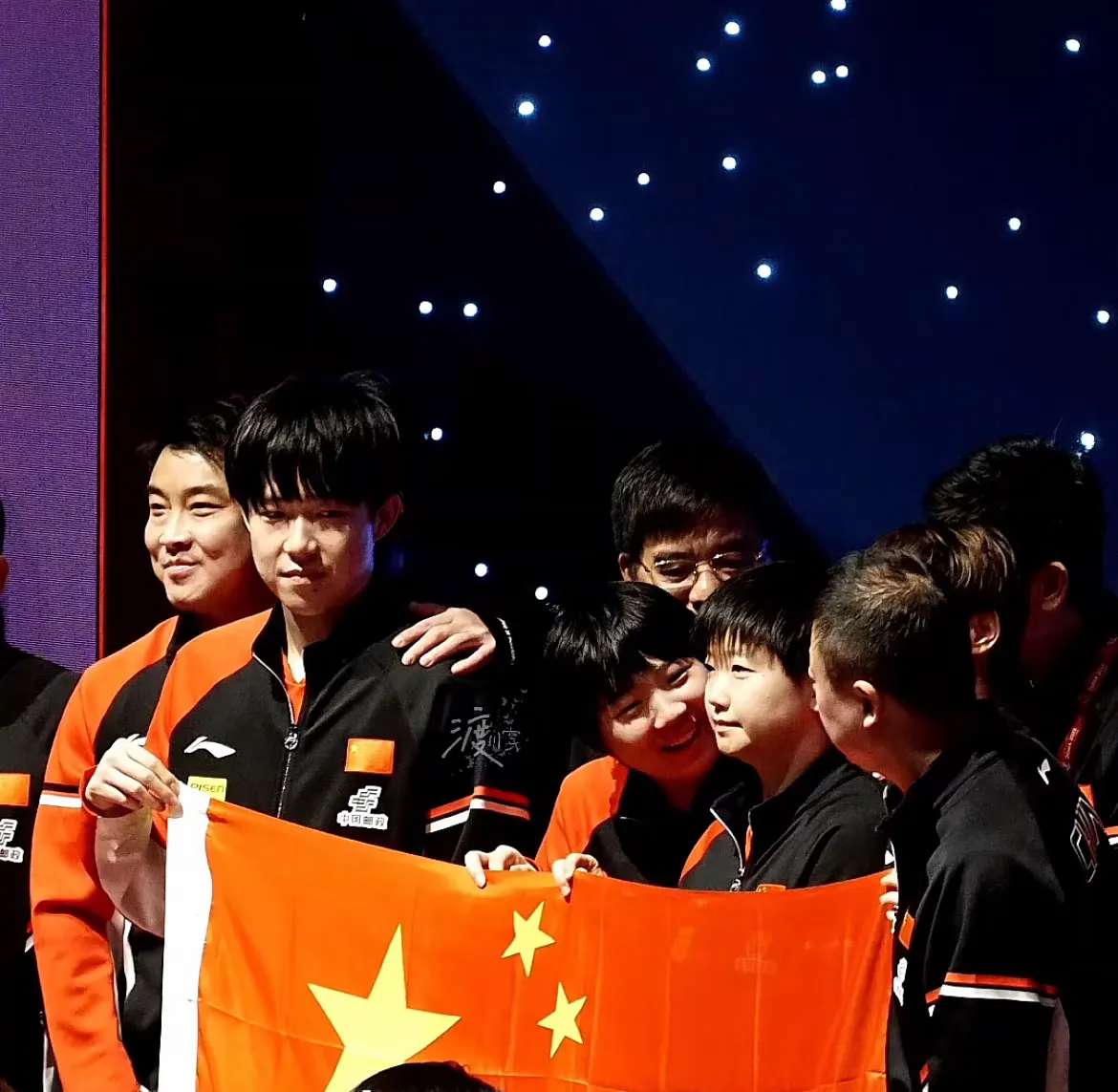 包含全明星赛今夜再迎强敌,毕尔巴鄂竞技绝杀压哨,主帅态度——态度坚定,控场能力受关注的词条 包含全明星赛今夜再迎强敌,毕尔巴鄂竞技绝杀压哨,主帅态度——态度坚定,控场能力受关注的词条