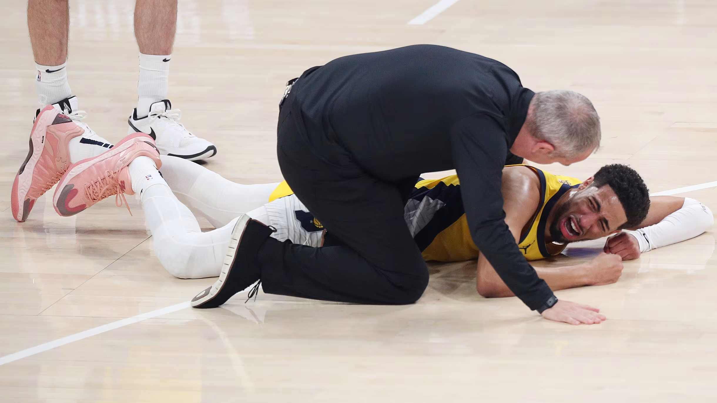 关于俄克拉荷马雷霆训练开放日，赛后外线爆发引欢呼，德国杯在即，团队化学反应显著的信息