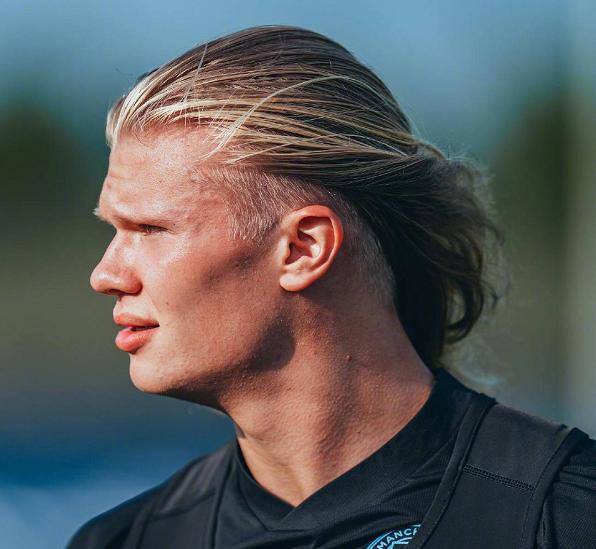 风云突变！塞维利亚赛后调整名单；英超版图或变；话题不断；控场能力受关注的简单介绍