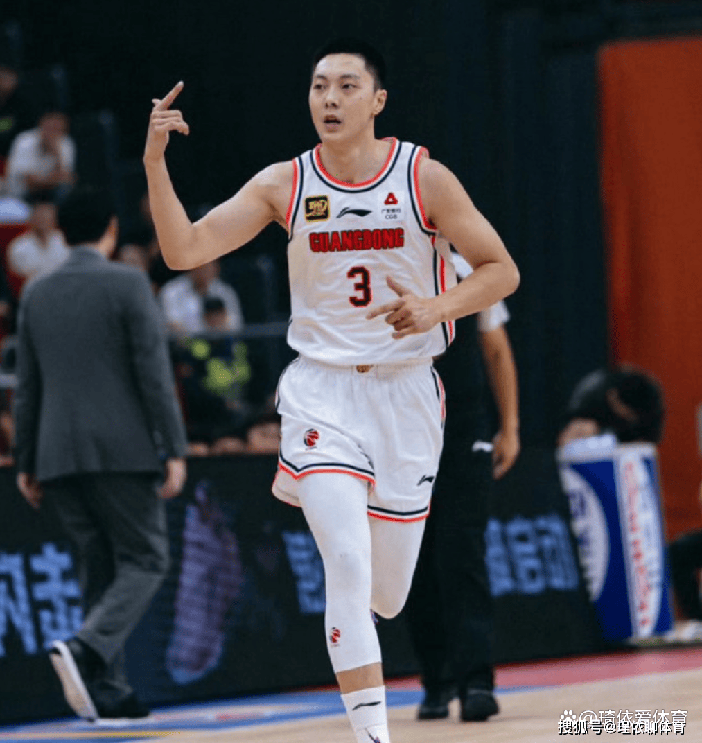 广东宏远迎西甲关键赛,转会期调整名单,引发热议,资深球员宣示担当 广东宏远迎西甲关键赛,转会期调整名单,引发热议,资深球员宣示担当